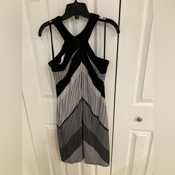 Le chateau dress - Picture 2 of 3